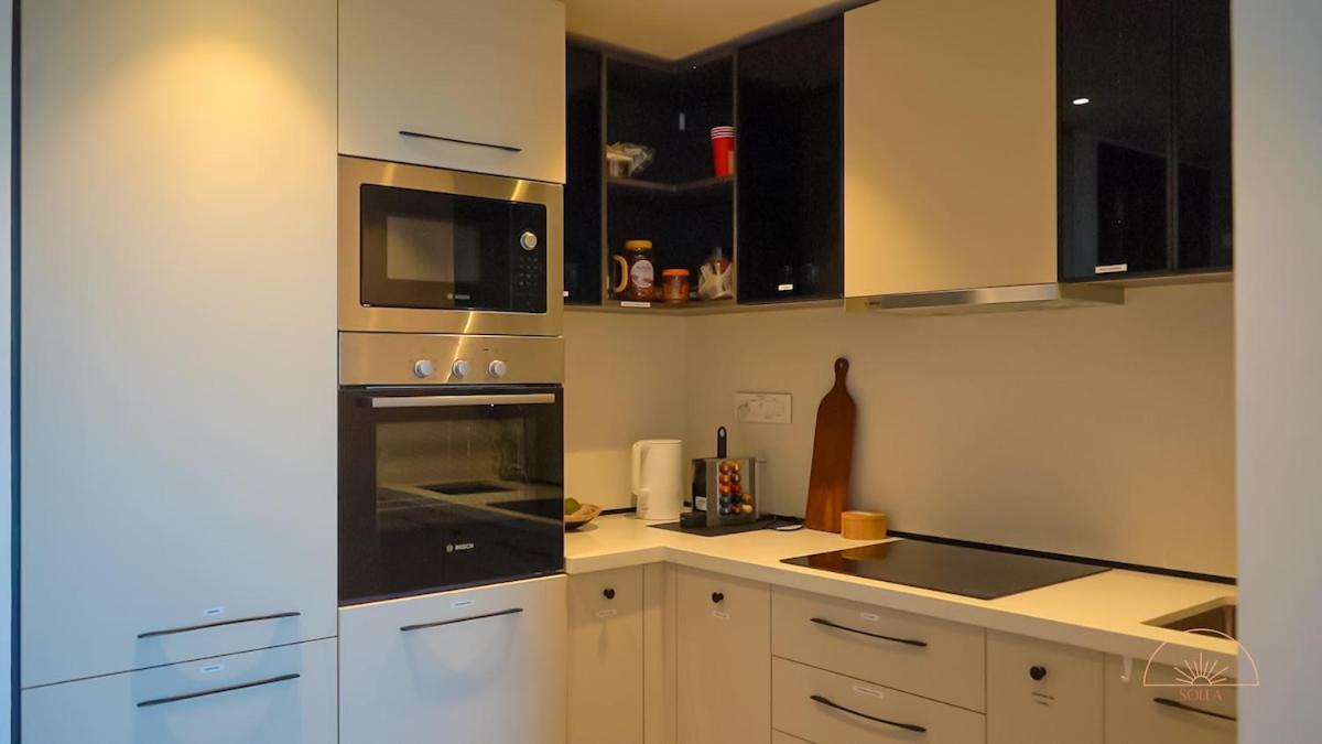 Solea 1 Bedroom Apartment - Central, Comfortable, Cozy, Balcony, Pool, Gym Аккра Экстерьер фото
